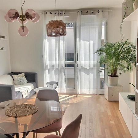 Le Toit Du Montvalerien Suresnes Apartment Luaran gambar